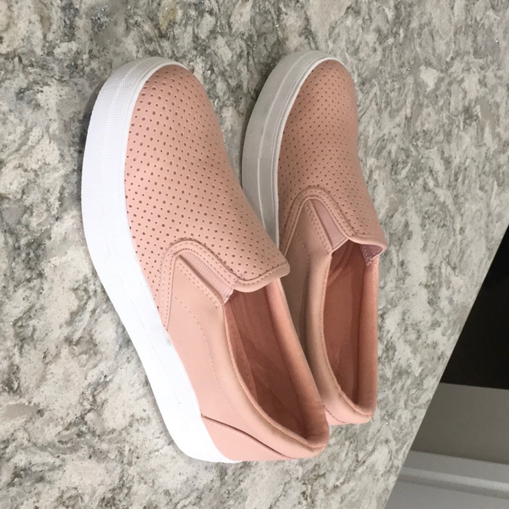 SODA slip ons